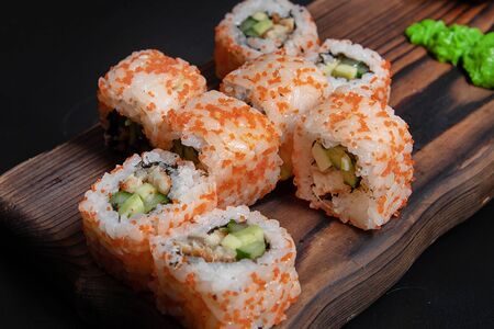 С авокадо и угрём