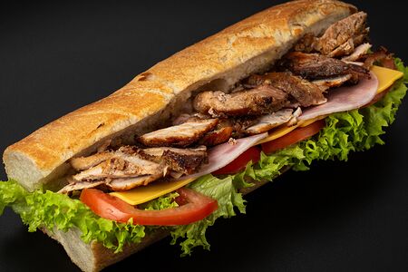 Багет-сэндвич со свининой