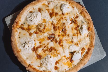 Пицца 8 сыров