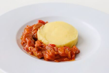 Жаркое с картофельным пюре