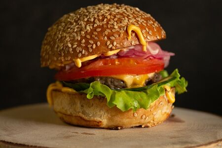 Фирменный Чизбургер