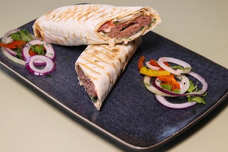 Люля куриный в лаваше