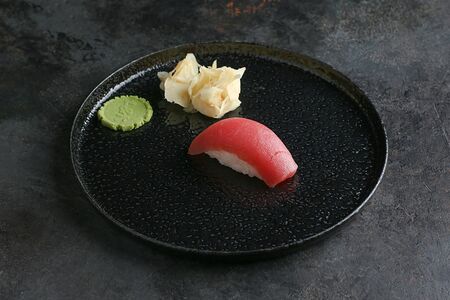 Суши с тунцом Blue fin
