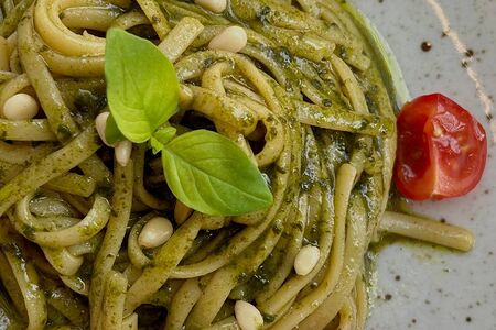 Постная паста с соусом Песто