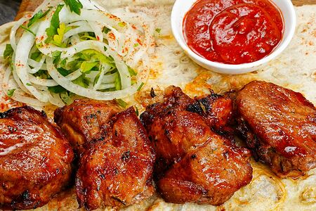 Шашлык из cвинoго окорока