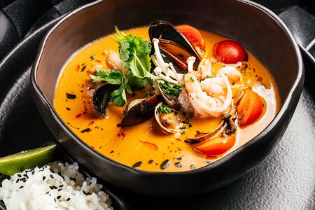 Суп Том ям с цыпленком