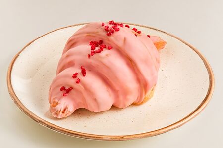 Круассан маскарпоне-малина