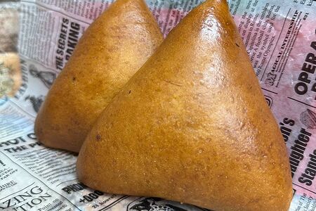 Пирожок с капустой печеный