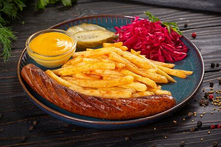 Колбаска дижонская с гарниром