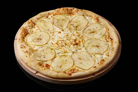 Пицца с грушей и горгонзолой