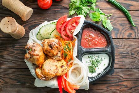 Открытая шаурма с курицей и печеной картошкой