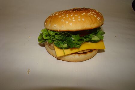 Бургер Кавказ говяжий S