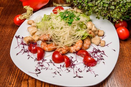 Салат Цезарь с семгой
