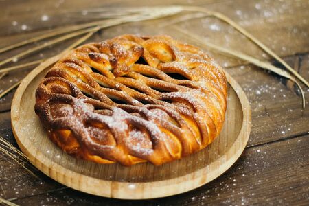 Пирог с брусникой