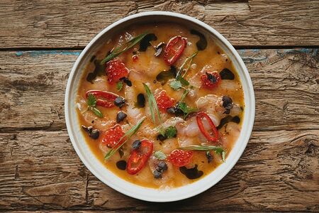 Севиче муксун, цитрусовый трюфель, шичими