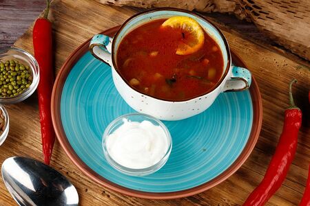 Солянка с мясными деликатесами