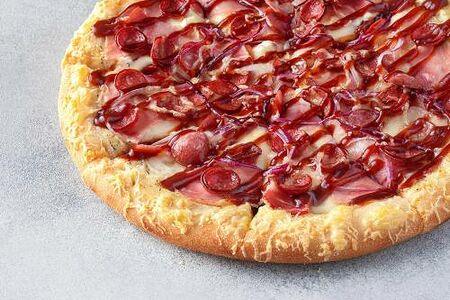 Пицца Мясная Барбекю на толстом с сыром