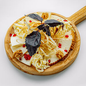 Ассорти кавказских сыров 