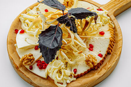 Ассорти кавказских сыров 