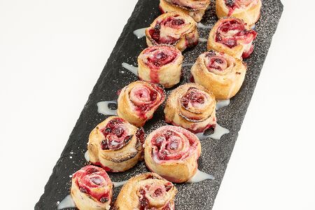 Ягодные рулетики