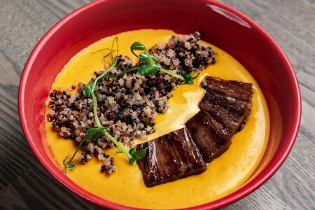 Тыквенный суп с говяжьей грудинкой