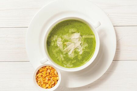 Крем-суп из шпината с лососем