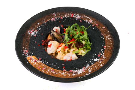 Феттуччине с мидиями и кальмаром