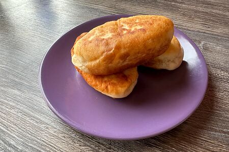 Пирожок с капустой