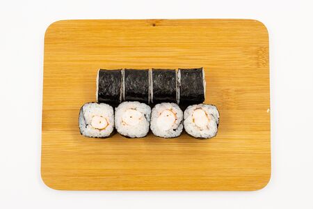 Хосомаки с креветкой