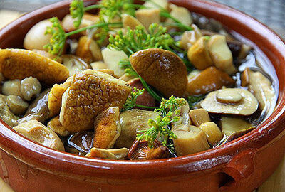 Грибы маринованные