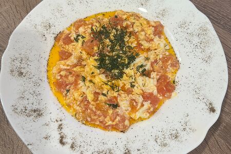 Яичница с помидорами