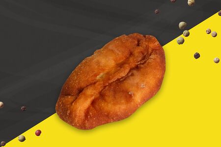 Беляш с курицей и зеленью