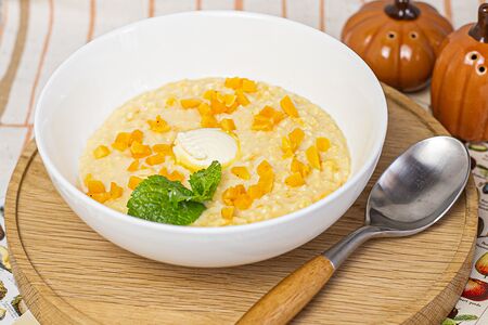 Каша пшенная с тыквой и курагой