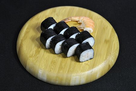 Мини-ролл с креветкой