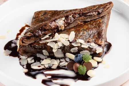 Три шоколада