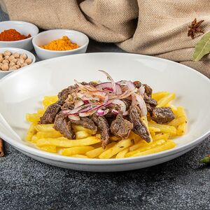 Картофель фри с говядиной