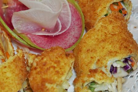 Рулетики с мясом и кинзой в яичном блинчике