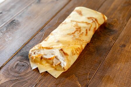 Блин с курицей и ананасами