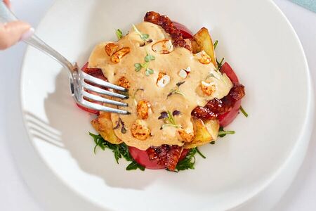 Баклажан темпура, угорь, мусс унаги