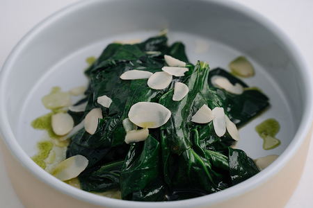 Шпинат жареный со сливочным маслом