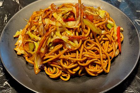 C6o Жареная лапша в остром соусе