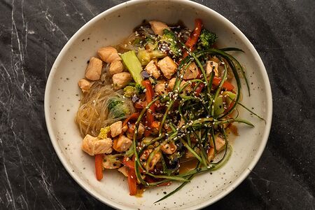 Фунчоза с лососем