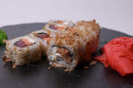 Бонито с тунцом и лососем