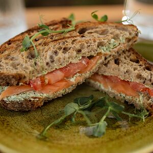 Сэндвич с лососем 