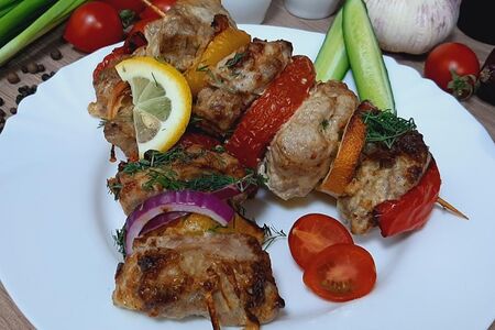 Шашлык из свинины гриль на шпажке