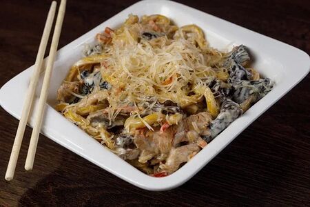 Wok Цыпленок в сливках