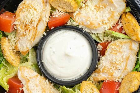 Салат Цезарь с куриным филе