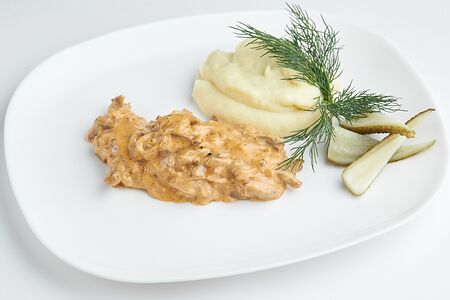 Бефстроганов из телятина