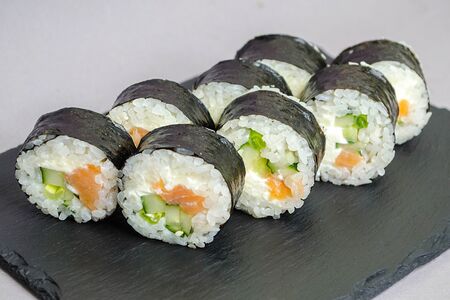 Филадельфия мини с лососем