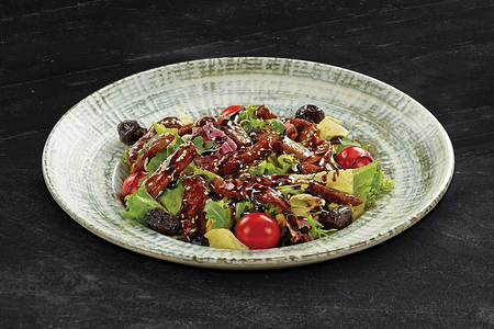 Салат теплый с говядиной